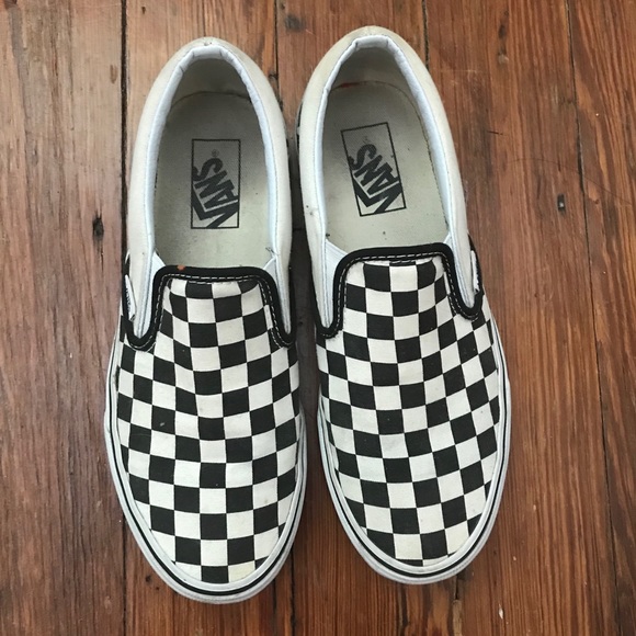 vans women's checkerboard slip on